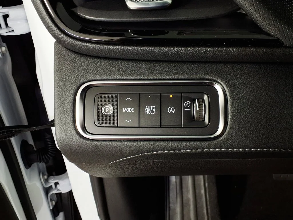 New 2027 Summit White Buick Preferred image 19