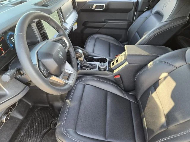 New 2026 Oxford White Ford Badlands® image 28