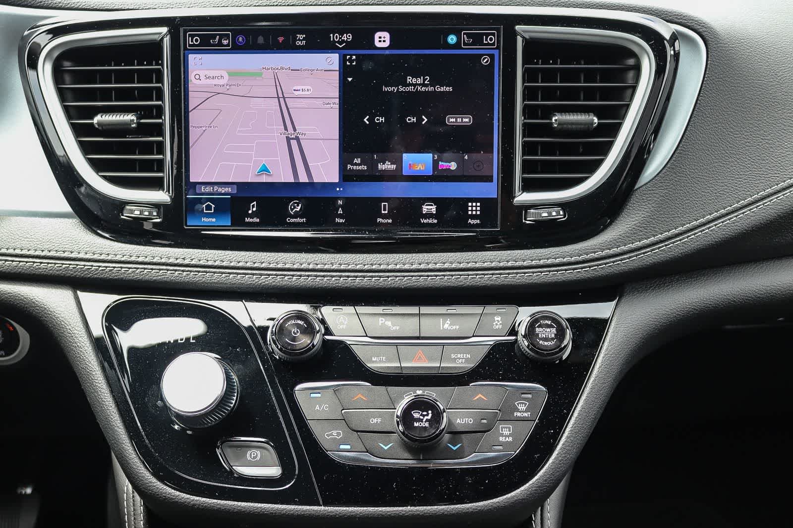 2026 Chrysler Pacifica Limited - Photo 15