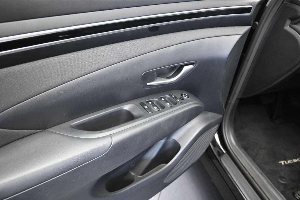 Used 2024 Black Hyundai SEL image 11