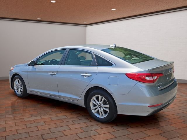 Used 2016 Gray Metallic Hyundai SE image 26