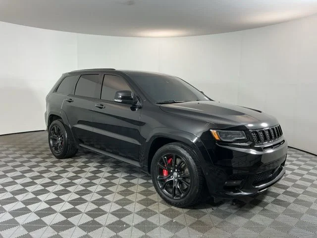 Used 2017 Diamond Black Crystal Pearlcoat Jeep SRT image 3