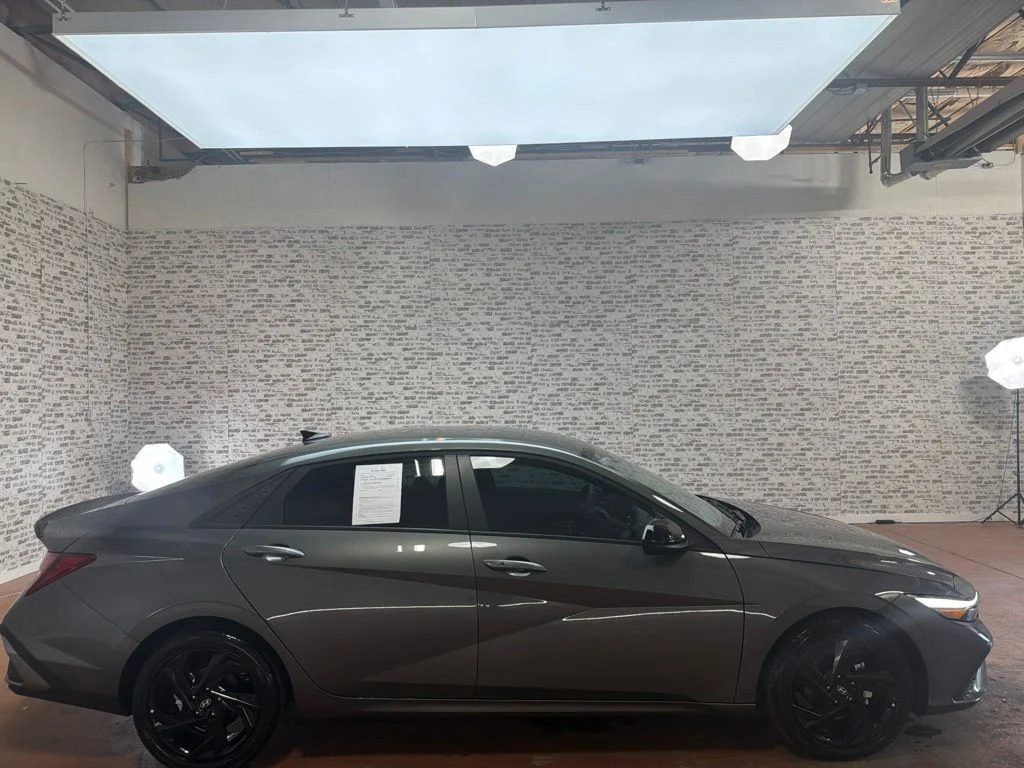 Used 2026 Amazon Gray Hyundai SEL Sport image 8