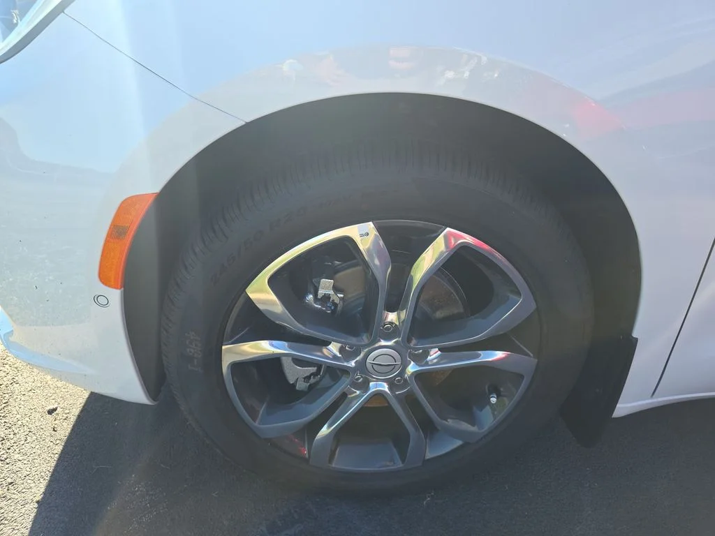 2026 Chrysler Pacifica Pinnacle - Photo 10