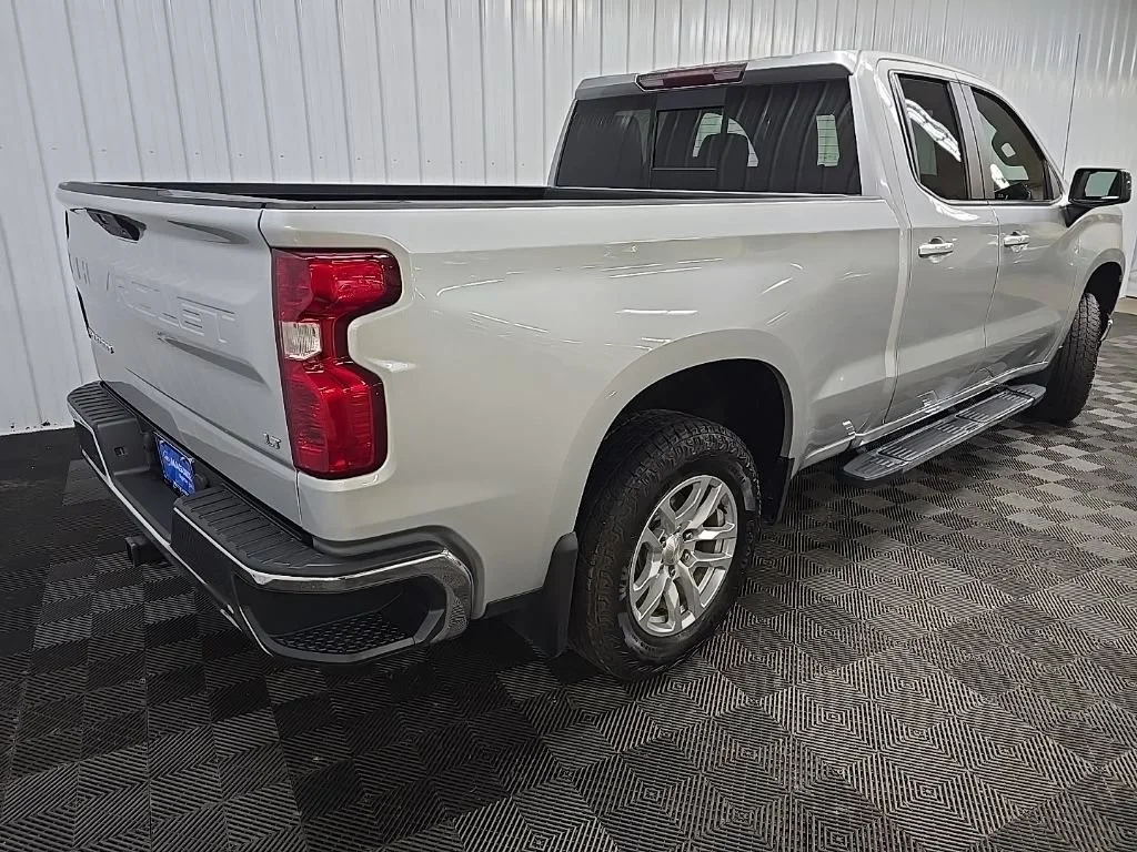 Used 2020 SILVER ICE METALLIC Chevrolet LT image 12