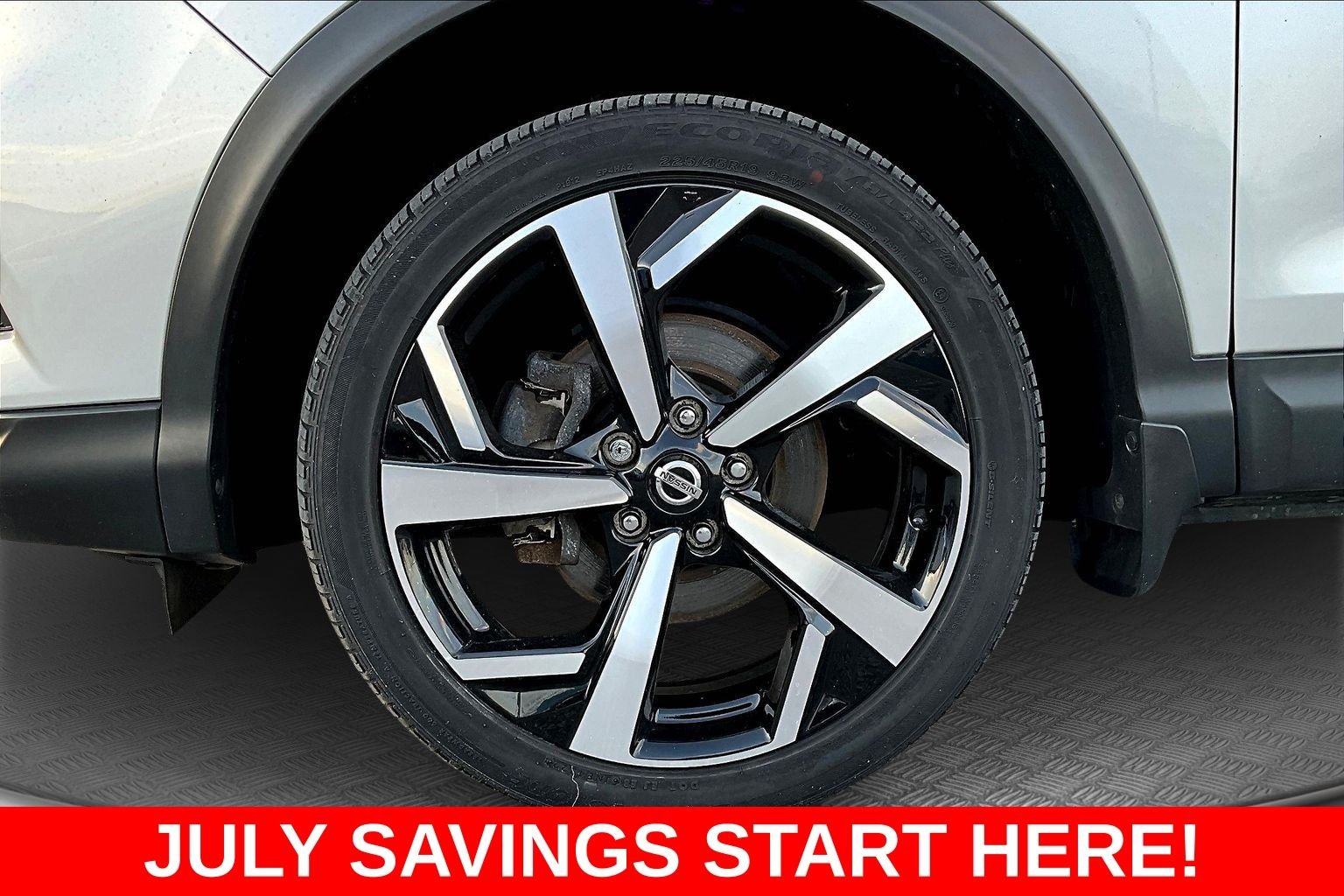 Used 2022 Silver Nissan SL image 43