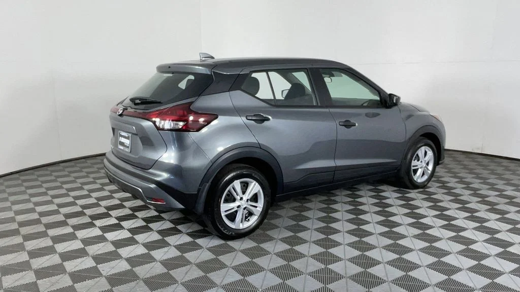 2025 Nissan KICKS PLAY Base - Photo 4
