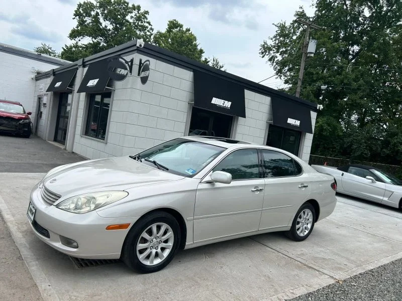 Used 2003 Gold Lexus ES 300 Sedan 4D image 2