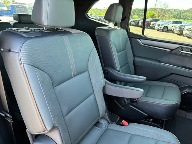 Used 2024 Sterling Metallic GMC AT4 image 23