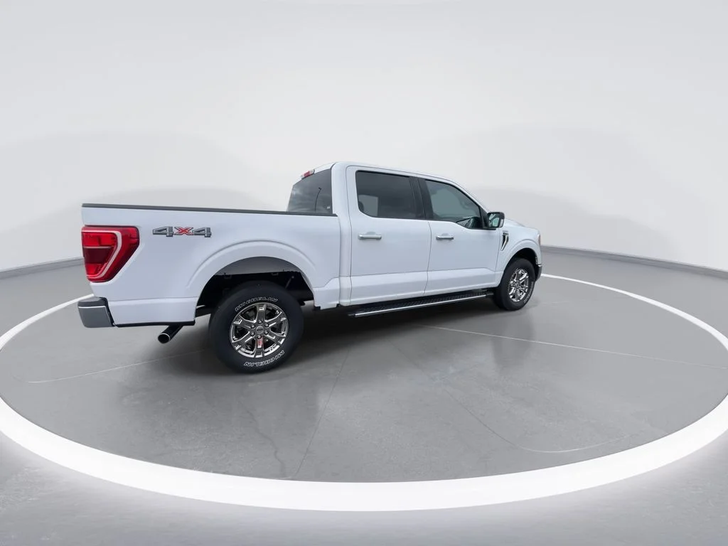 Used 2021 White Ford XLT image 8