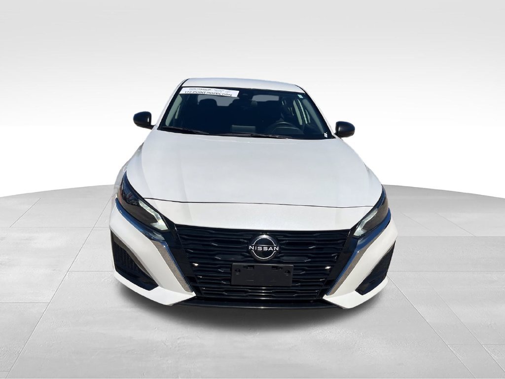 Used 2024 White Nissan 2.5 SV image 8