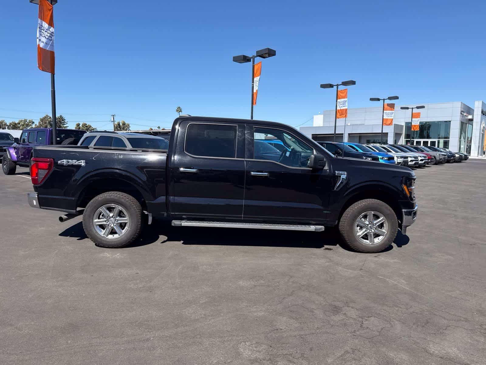 Used 2025 Agate Black Metallic Ford XLT image 7