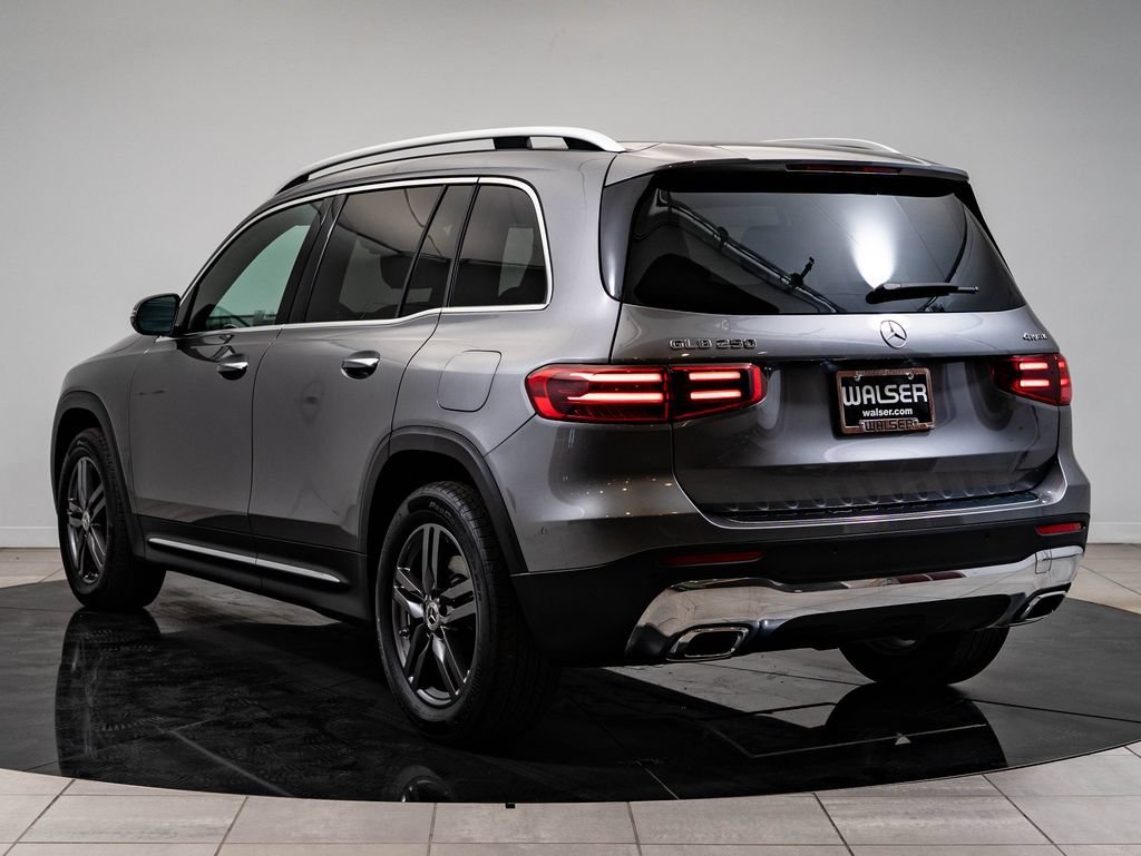 Used 2026 Mountain Grey Metallic Mercedes-Benz GLB 250 image 6