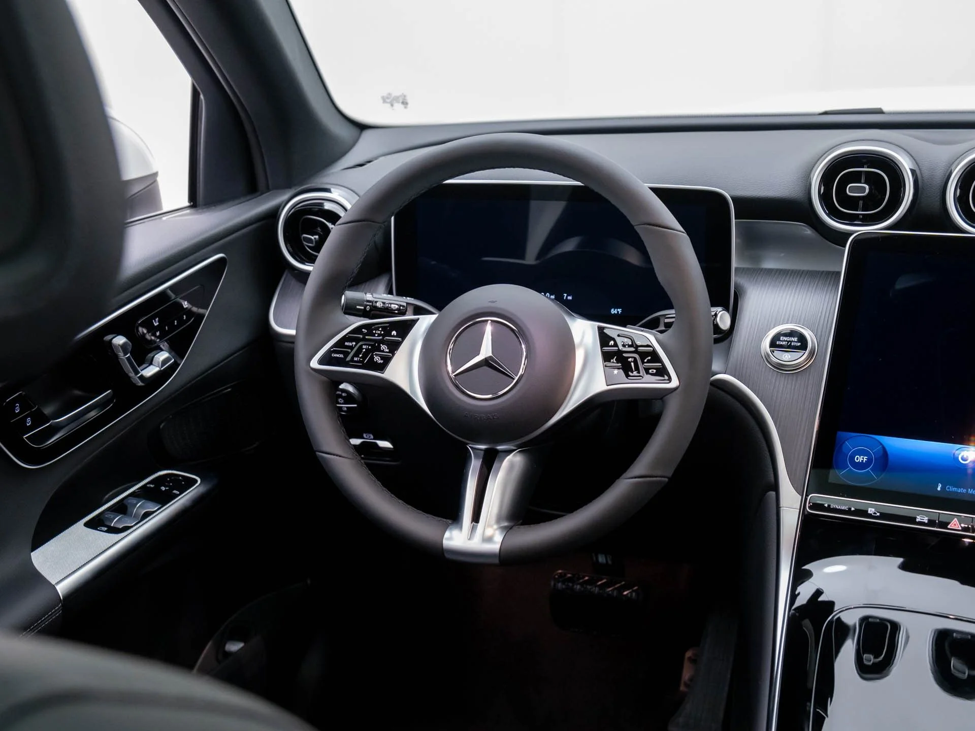 New 2026 White Mercedes-Benz GLC 300 image 11