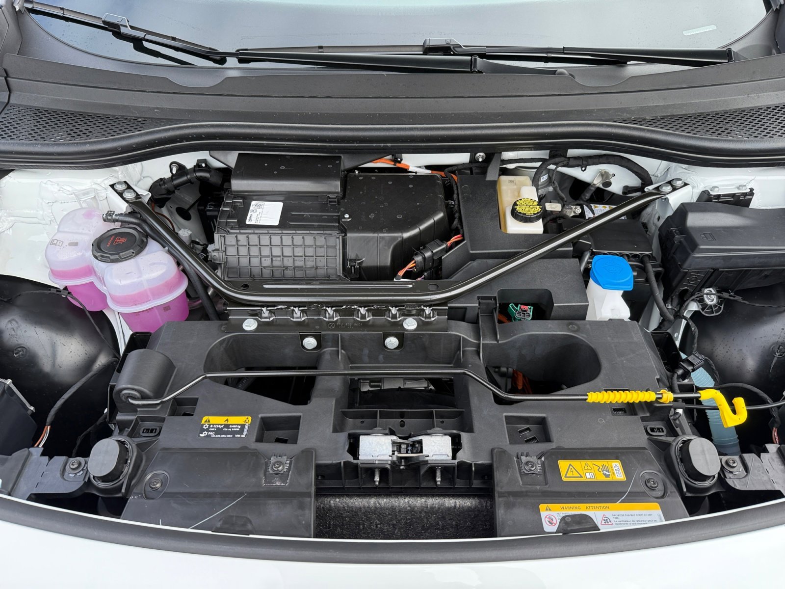 New 2025 White Pearl Volkswagen Pro image 20