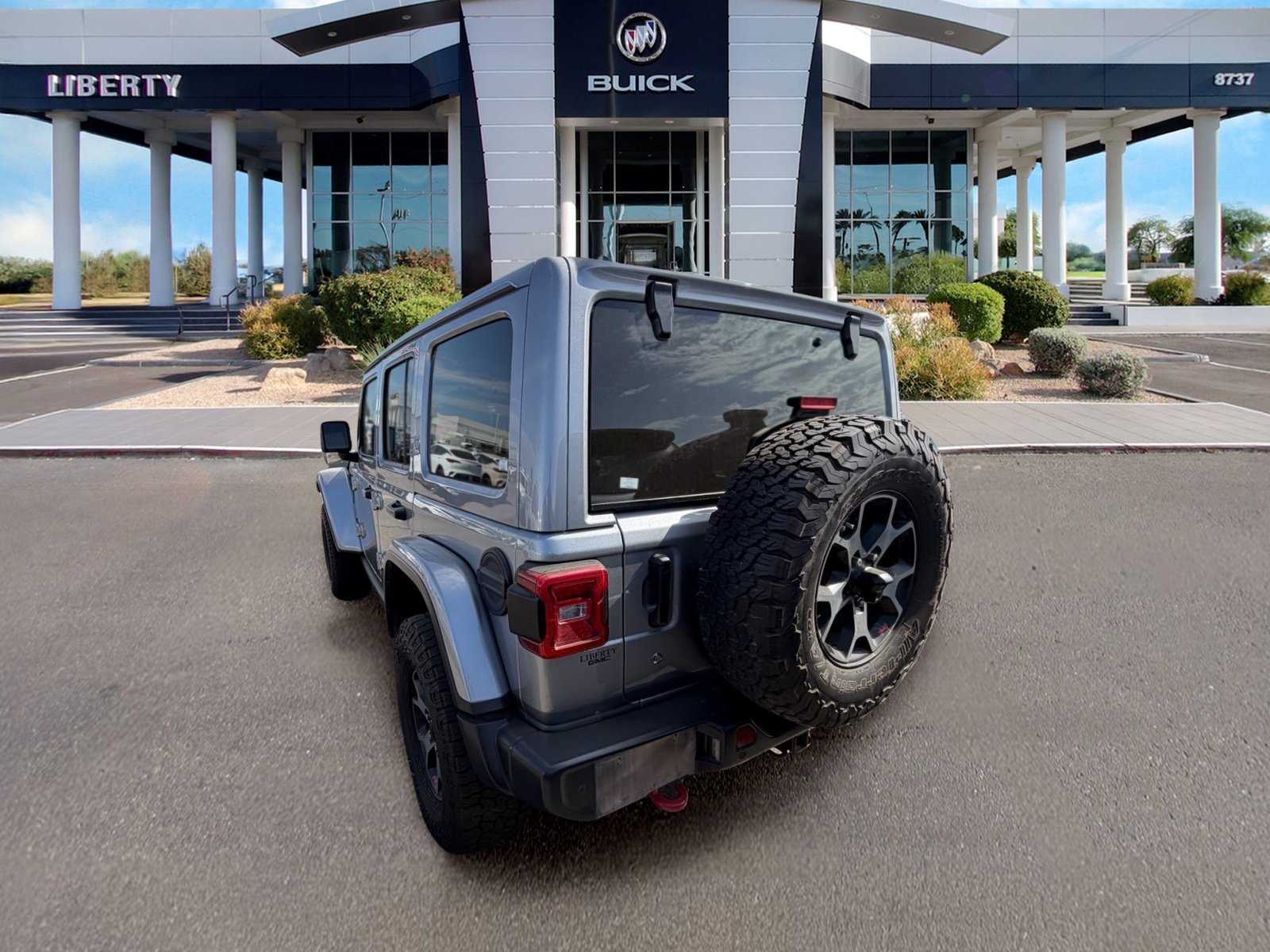 Used 2019 Silver Jeep Rubicon 4x4 image 3