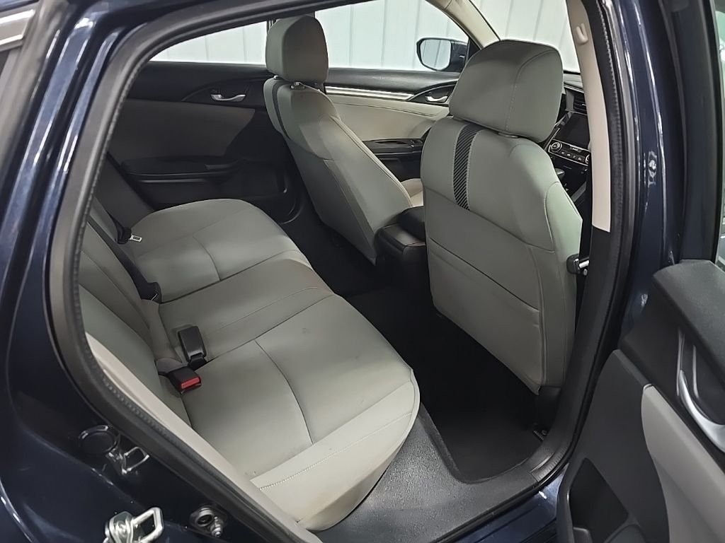 Used 2016  Honda EX-T image 18