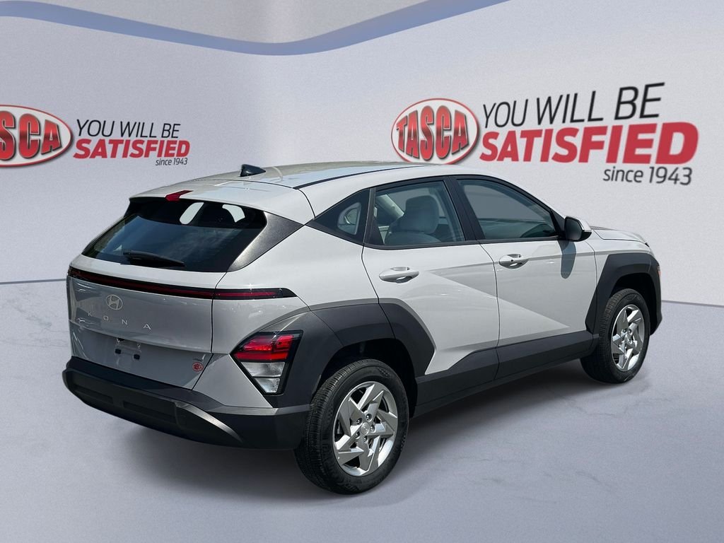 Used 2025 Gray Hyundai SE image 6