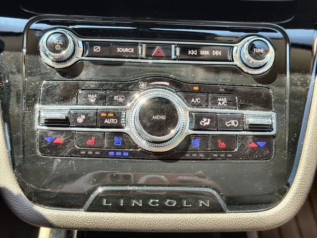 Used 2022 Blue Lincoln Standard image 19