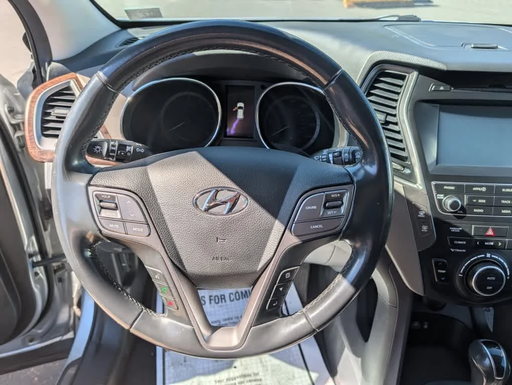 Used 2018 Sparkling Silver Hyundai 2.0T image 10