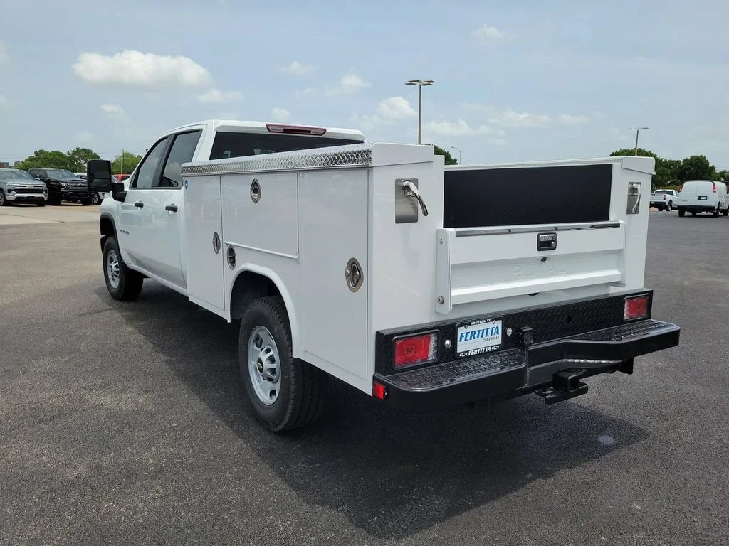 New 2026 Summit White Chevrolet WT image 14