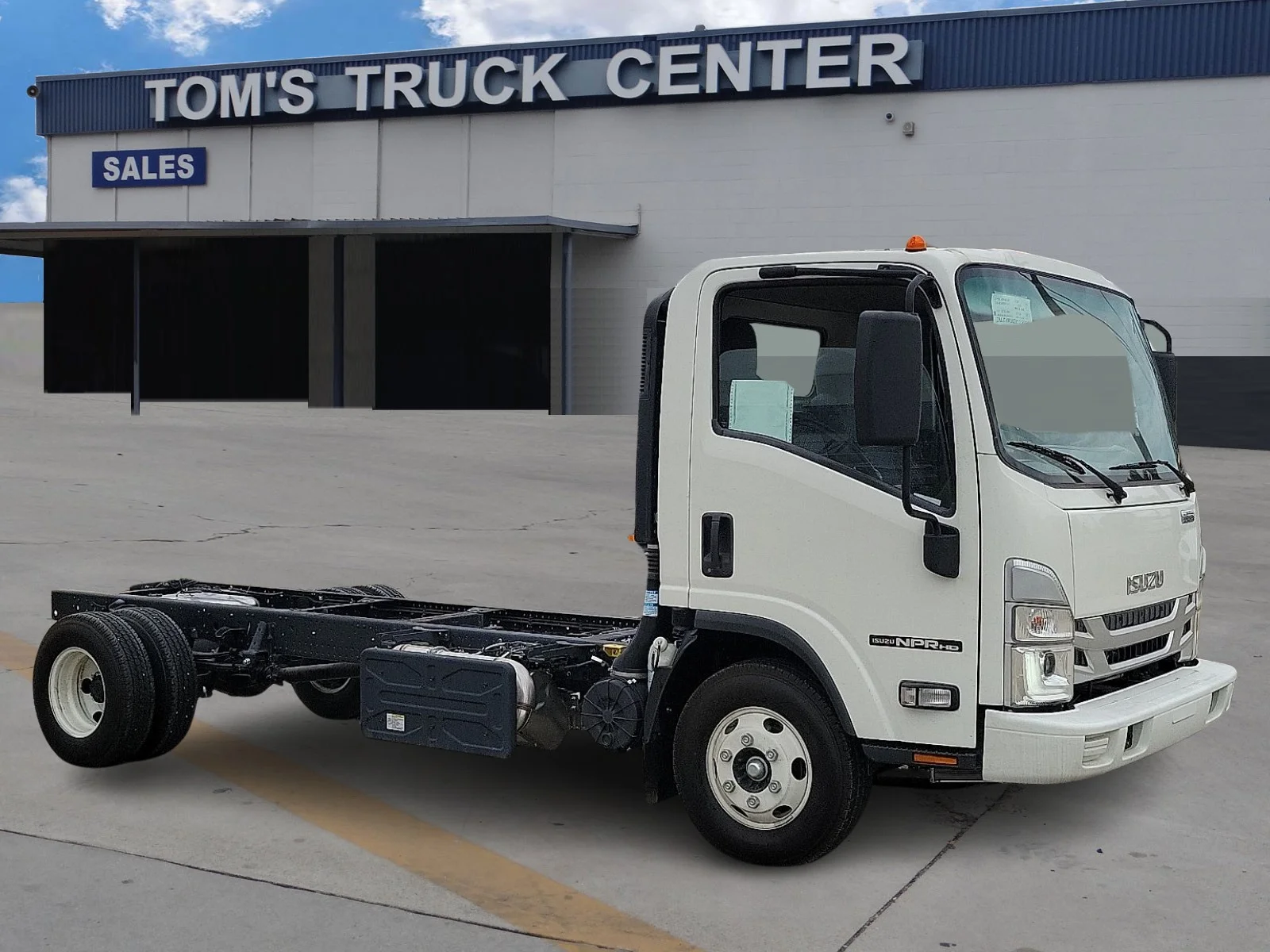 2024 Isuzu NPR-HD's photo