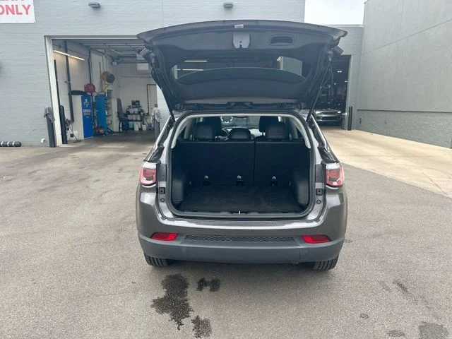 Used 2018 Gray Jeep Latitude image 25