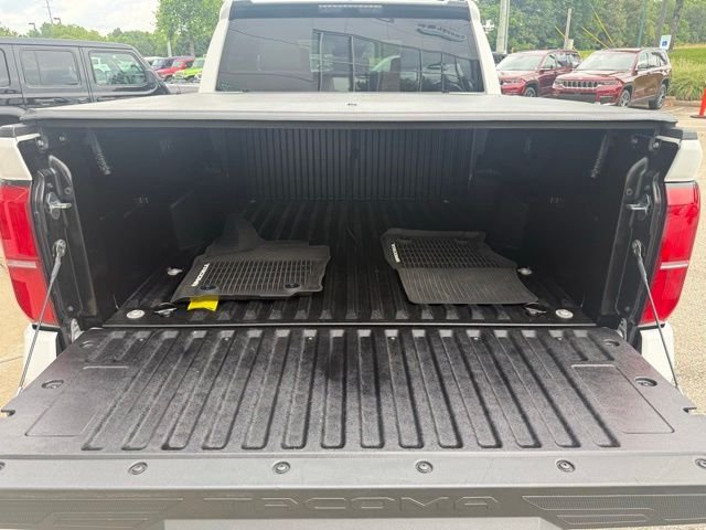 2025 Toyota Tacoma SR5 - Photo 22