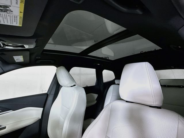 New 2026 White Metallic BMW xDrive28i image 22