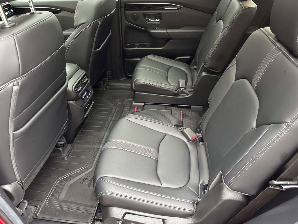 Used 2025 Red Honda Touring image 16
