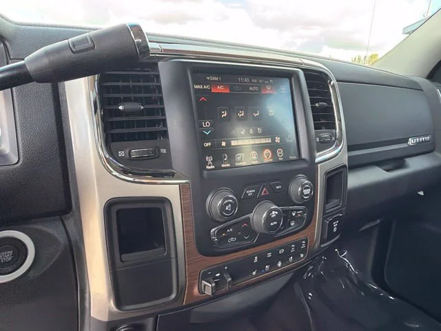 Used 2017 Black Forest Green Pearlcoat Ram Laramie image 27
