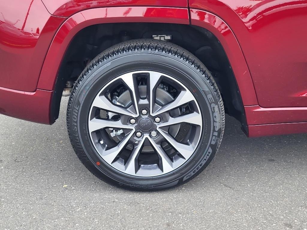 New 2024 Velvet Red Pearl-Coat Exterior Paint Jeep Overland image 24