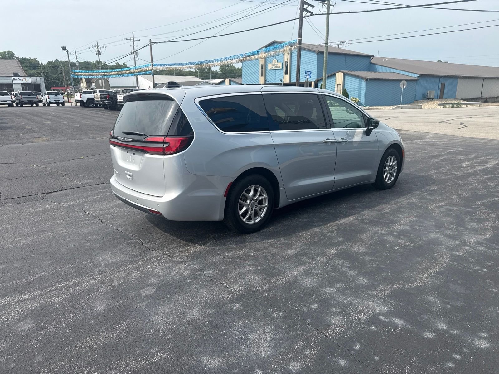 Used 2024 Silver Chrysler Touring L image 7