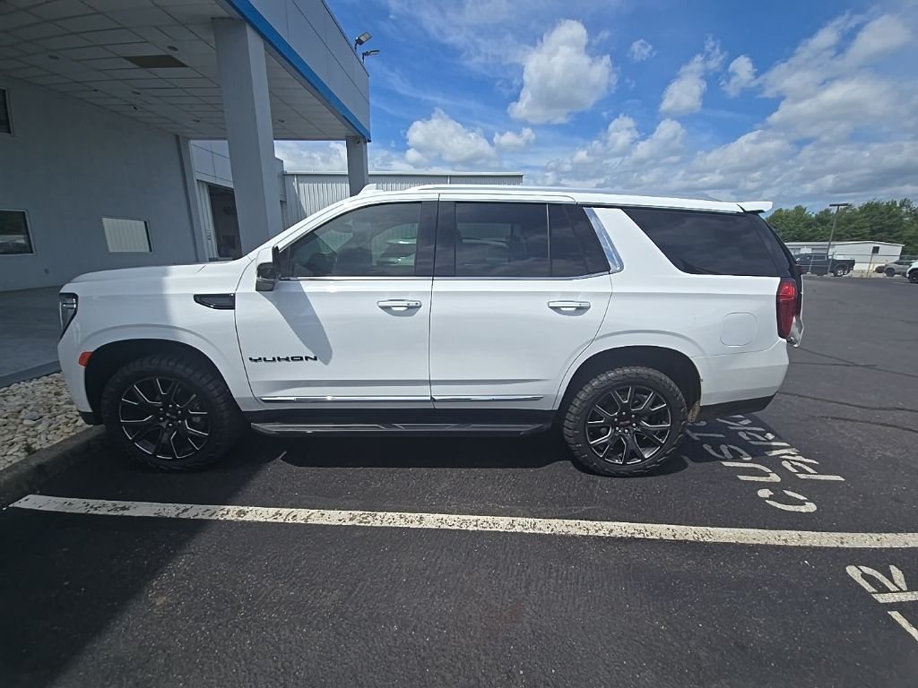Used 2024 White GMC SLT image 15