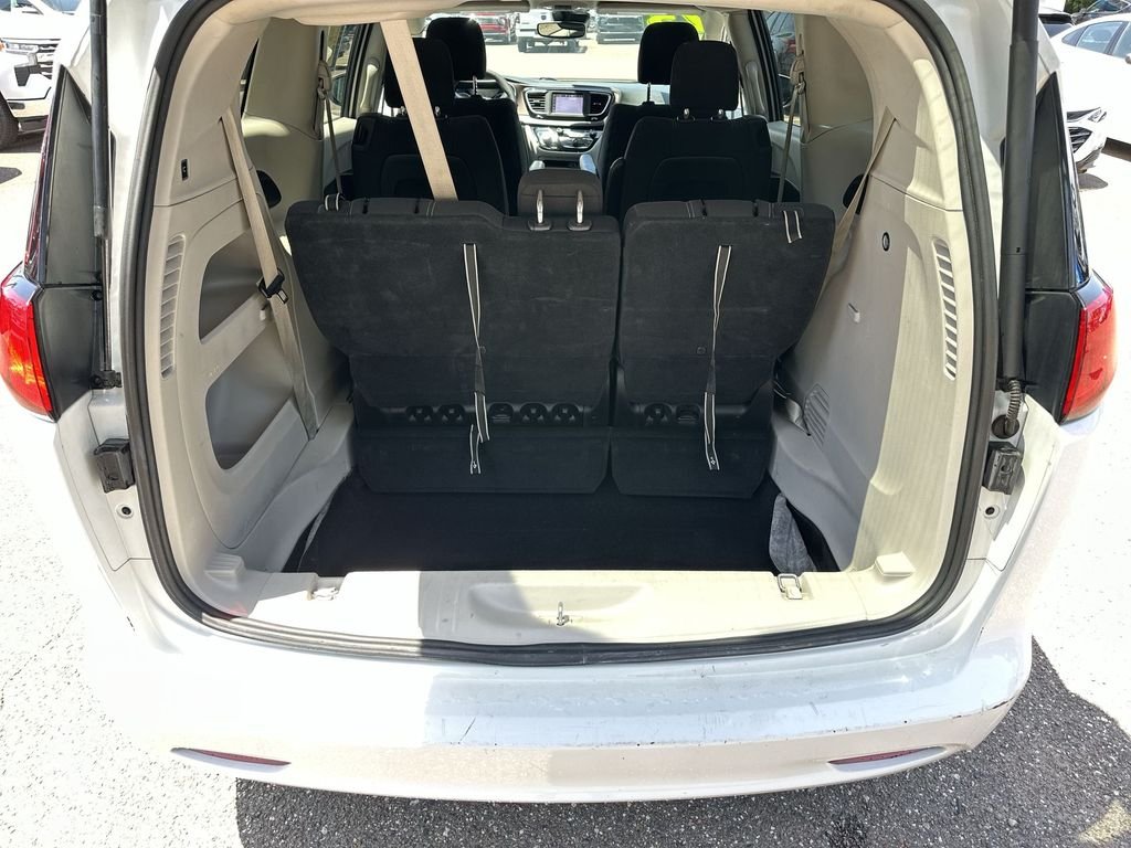 Used 2023 White Chrysler LX image 24