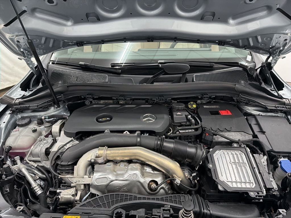 Used 2026 Silver Mercedes-Benz GLA 250 image 31