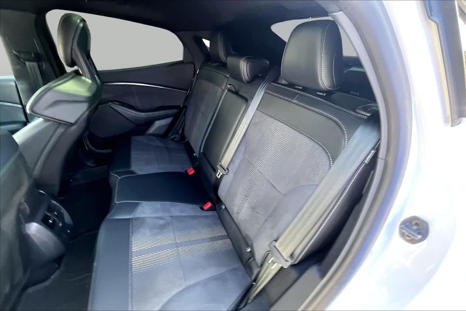 Used 2023 Star White Metallic Tri-Coat Ford GT image 20