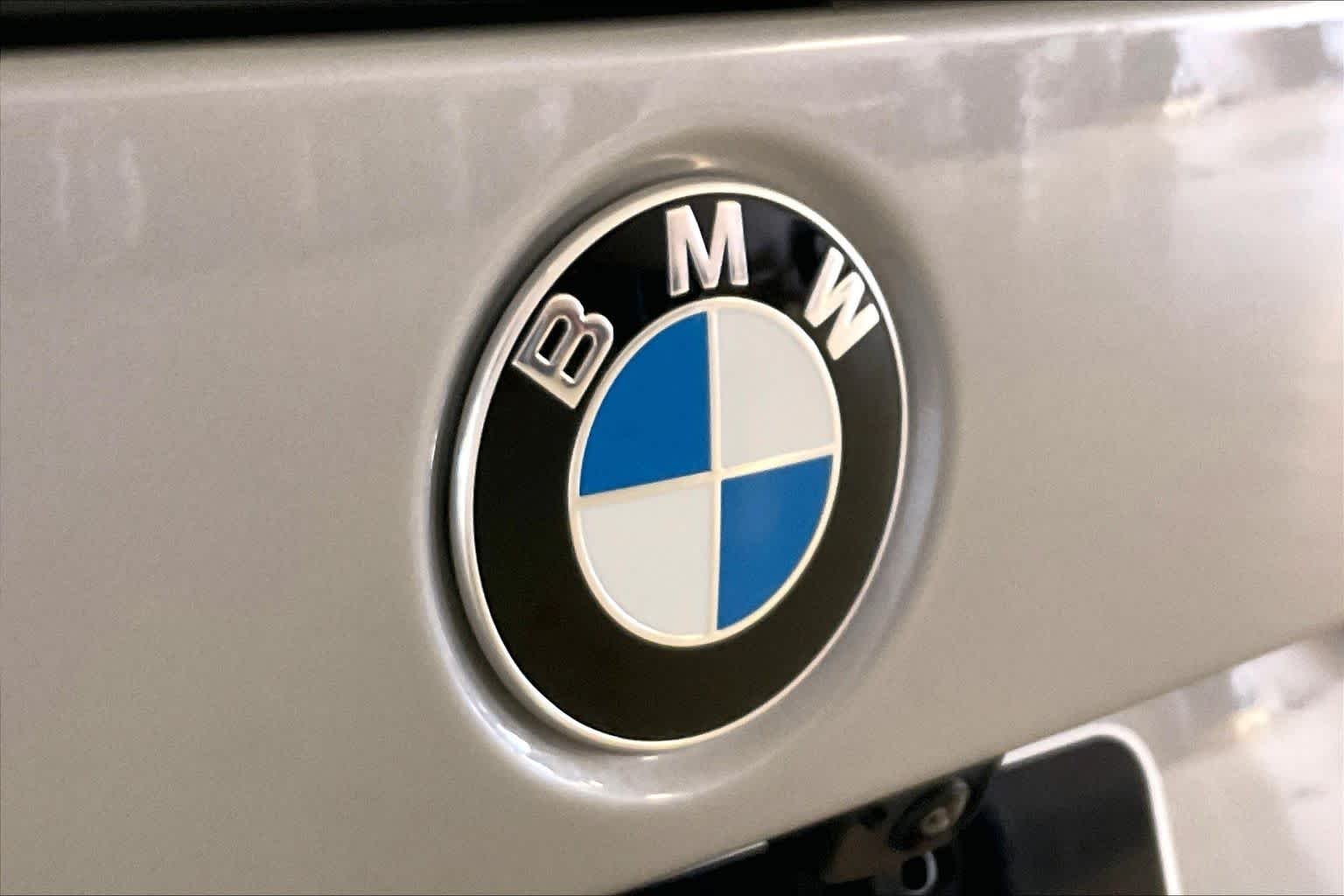 Used 2026 Space Silver Metallic BMW xDrive28i image 31