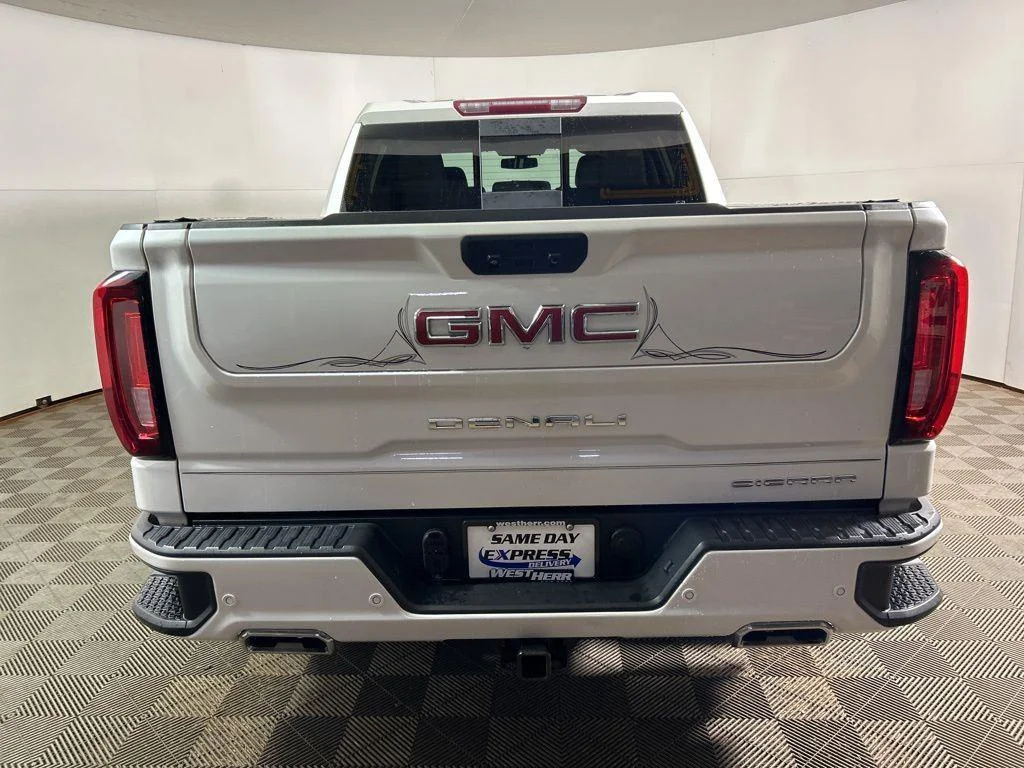 Used 2021 White Frost GMC Denali image 9