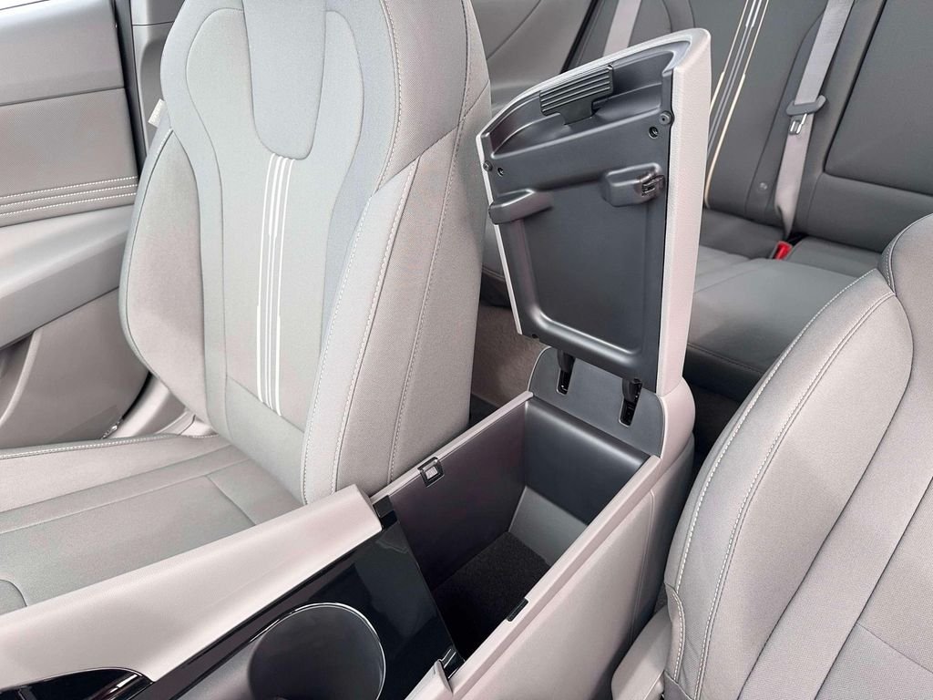 New 2026 White Hyundai SEL Sport Premium image 37