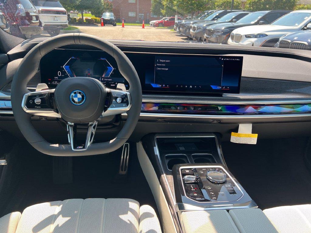 New 2026 Tanzanite Blue II Metallic BMW 750e xDrive image 27
