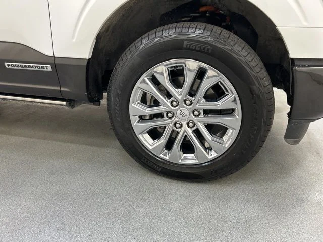 Used 2024 White Ford King Ranch image 36