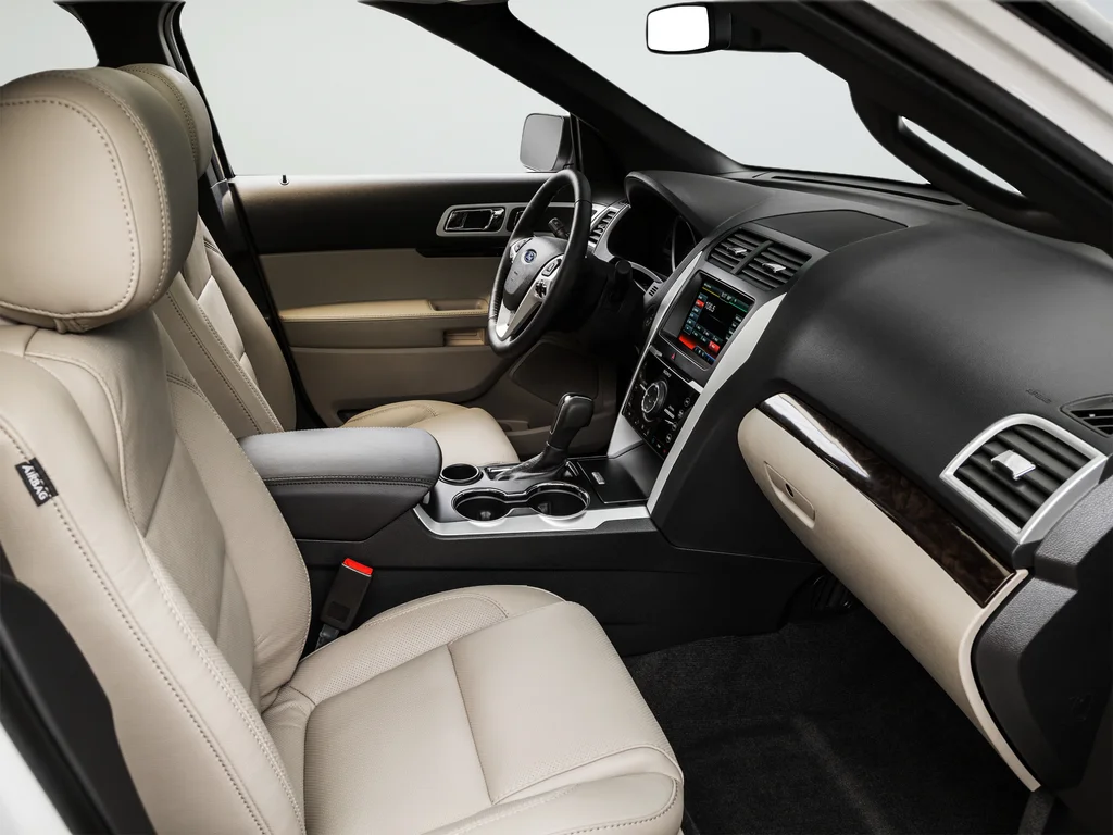 Used 2015 White Ford Limited image 28