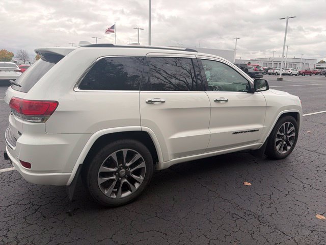 Used 2018 Bright White Clearcoat Jeep Overland image 10