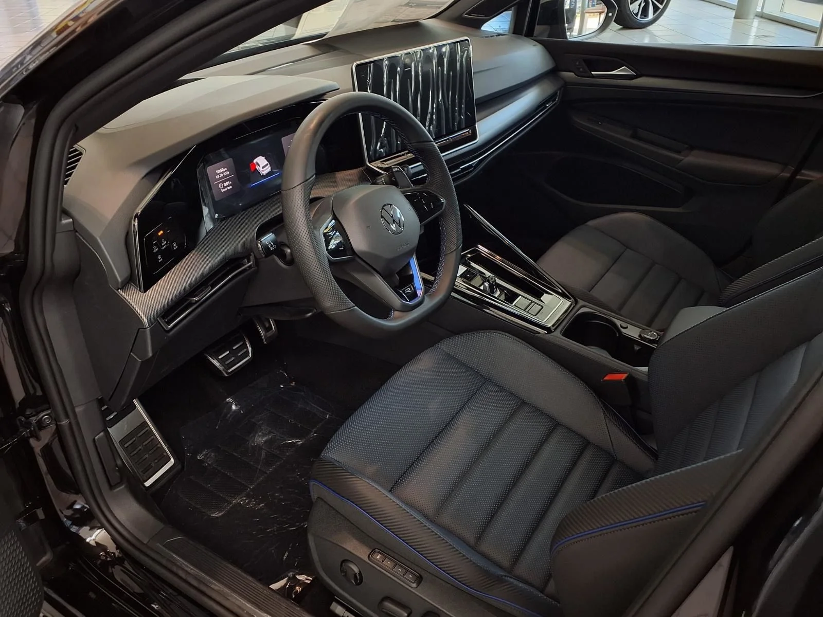 New 2026 Mythos Black Metallic Volkswagen 2.0T image 15
