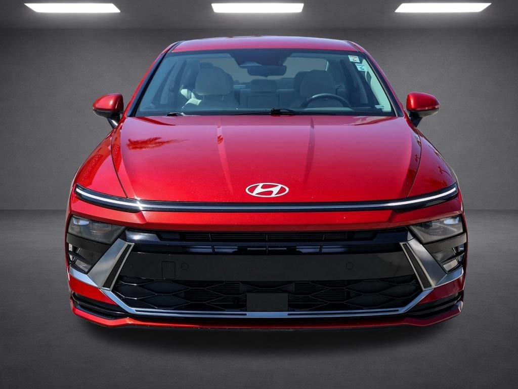Used 2025 Red Hyundai SEL image 8