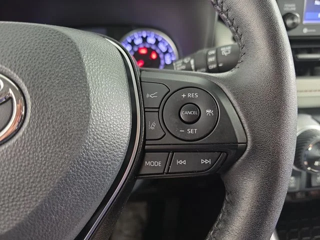 Used 2022 Midnight Black Metallic Toyota XLE image 13