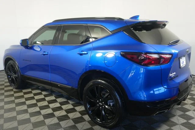 Used 2019 Kinetic Blue Metallic Chevrolet RS image 5