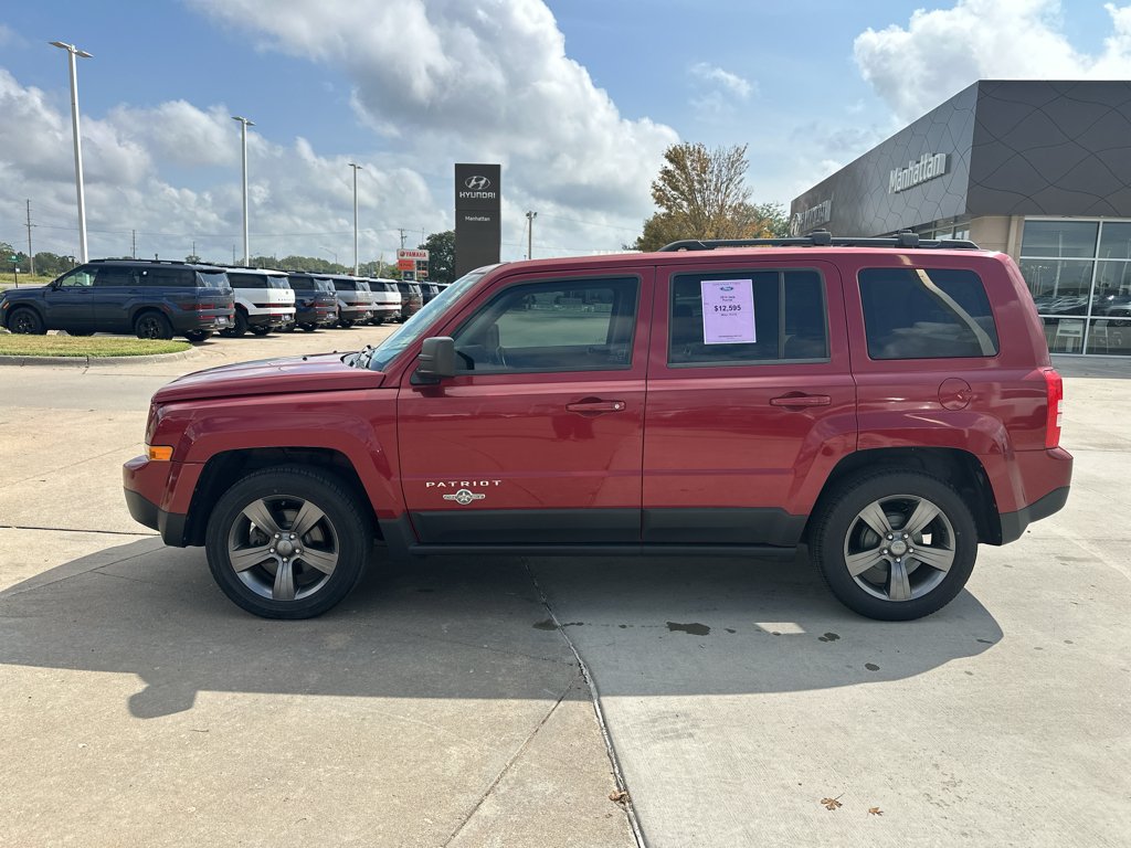 Used 2014 Deep Cherry Red Crystal Pearlcoat Jeep Latitude image 9