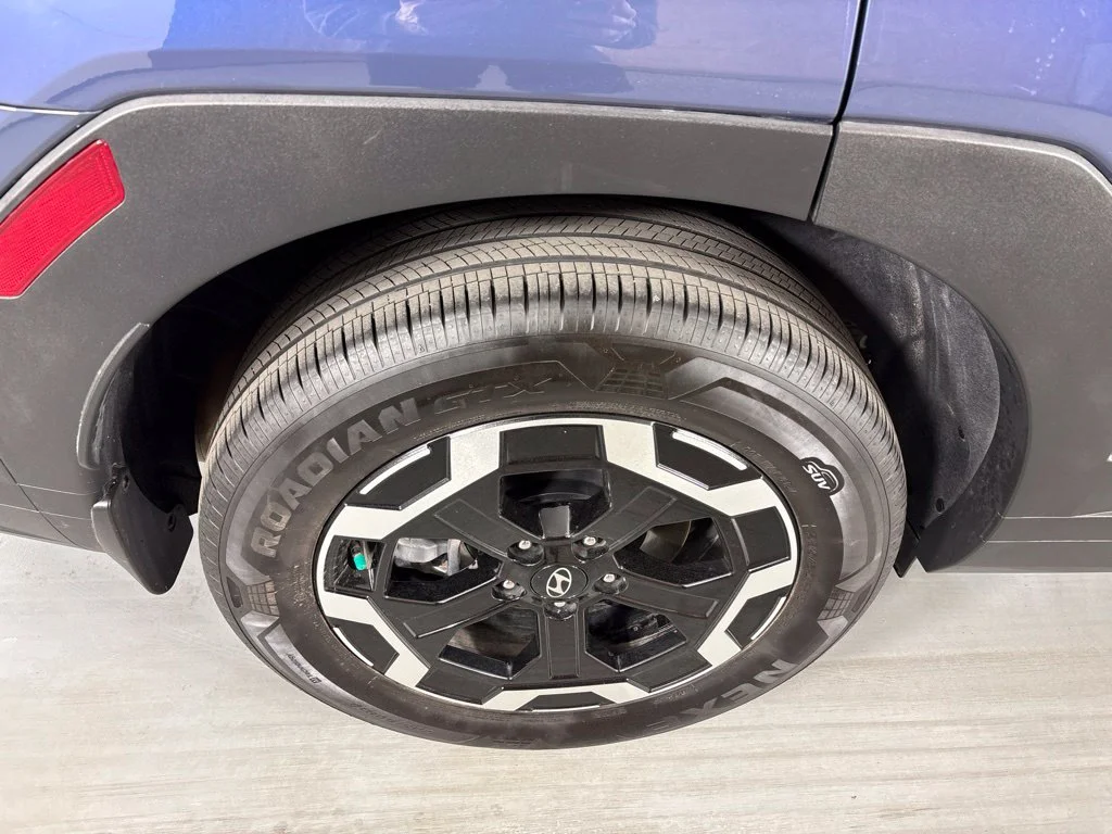 Used 2025 Blue Hyundai SEL image 10
